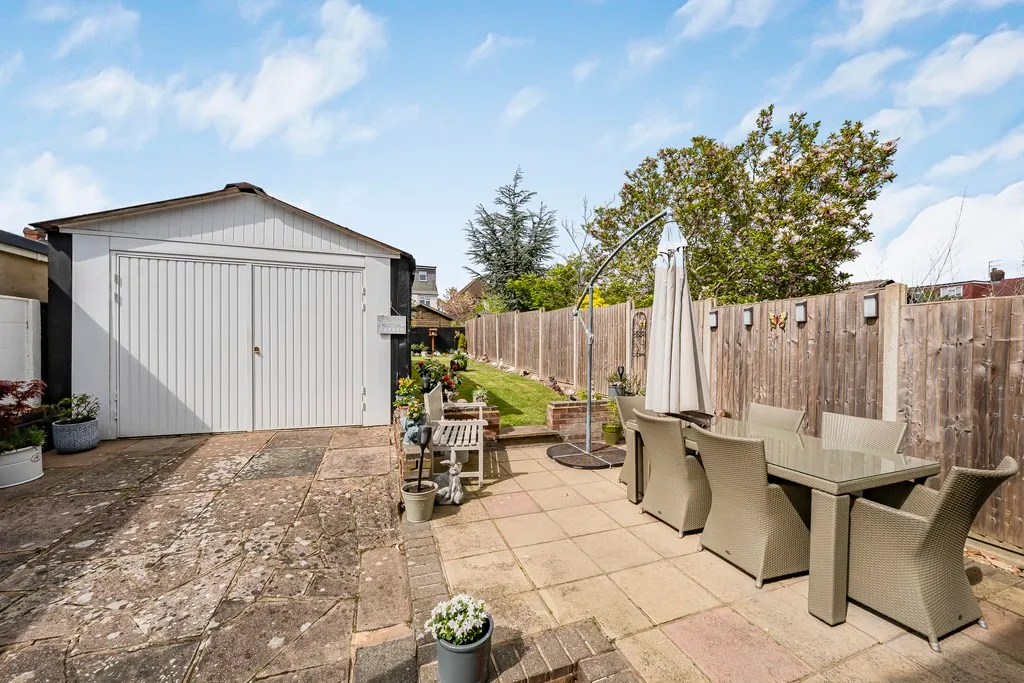 West Mead, South Ruislip, HA4, photo 32