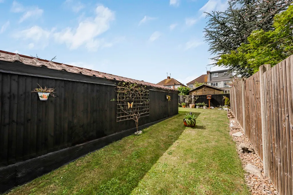 West Mead, South Ruislip, HA4, photo 26