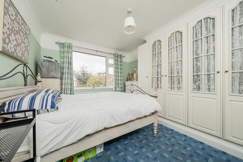 West Mead, South Ruislip, HA4, photo 8