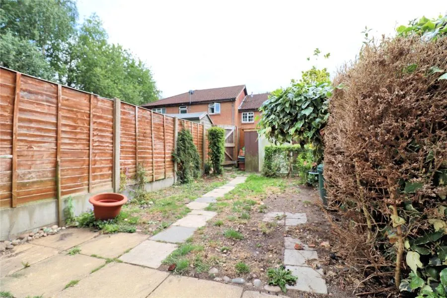 Clover Court, Woking, GU22, photo 8