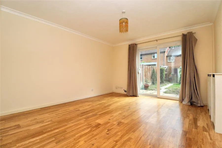 Clover Court, Woking, GU22, photo 3