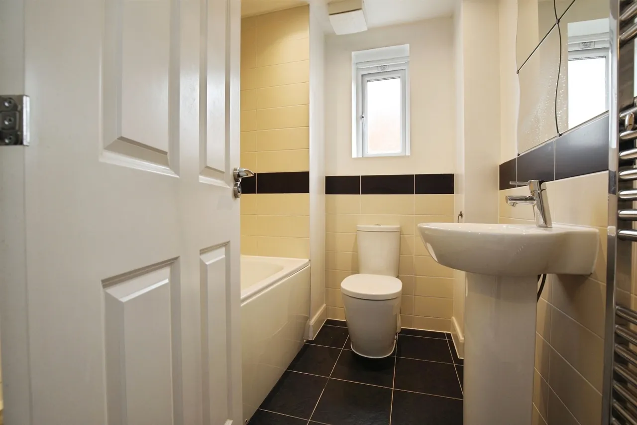 Lapstone Crescent, Picket Piece, SP11, photo 10