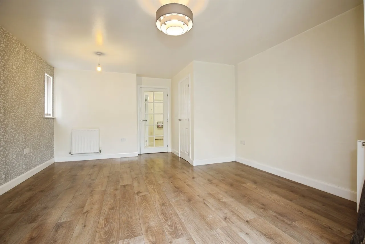 Lapstone Crescent, Picket Piece, SP11, photo 5