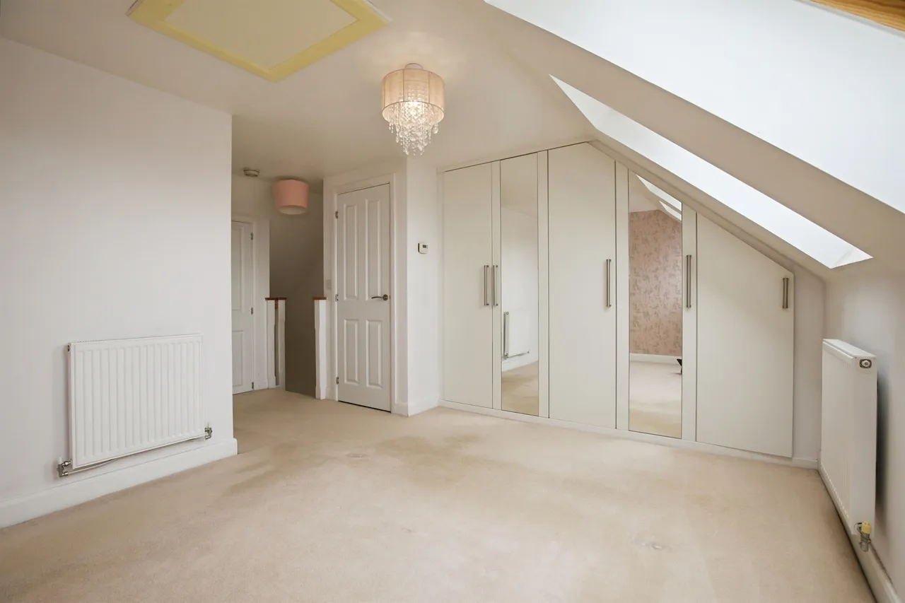 Lapstone Crescent, Picket Piece, SP11, photo 11