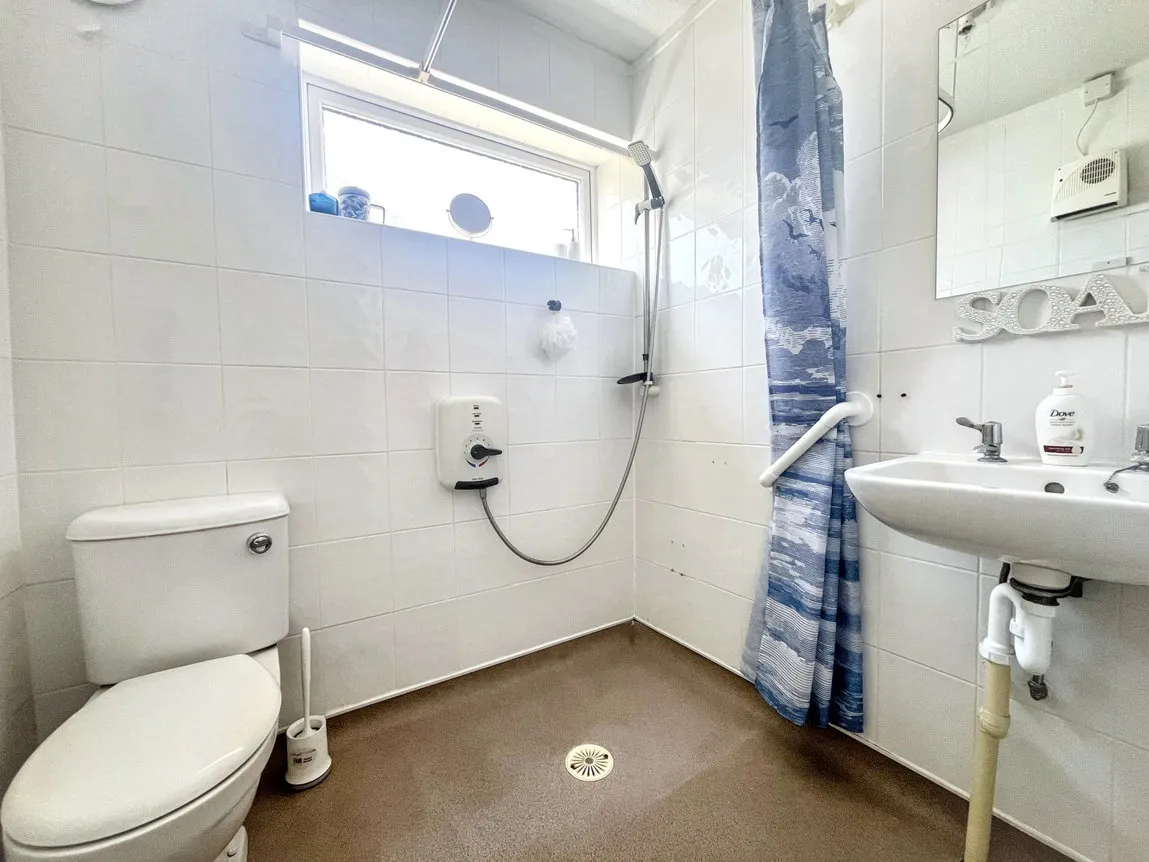 Kinmel Way, Towyn, Conwy, LL22 9NE, photo 8