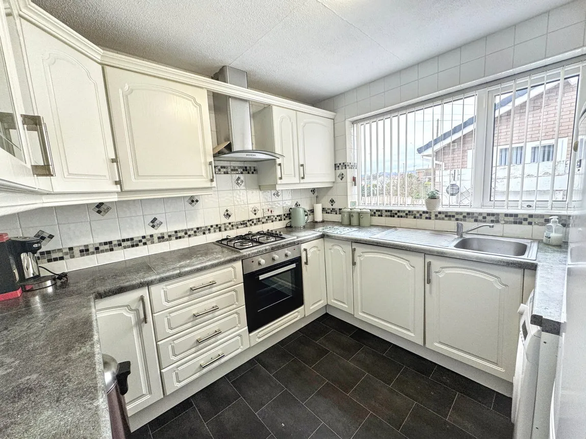 Kinmel Way, Towyn, Conwy, LL22 9NE, photo 2
