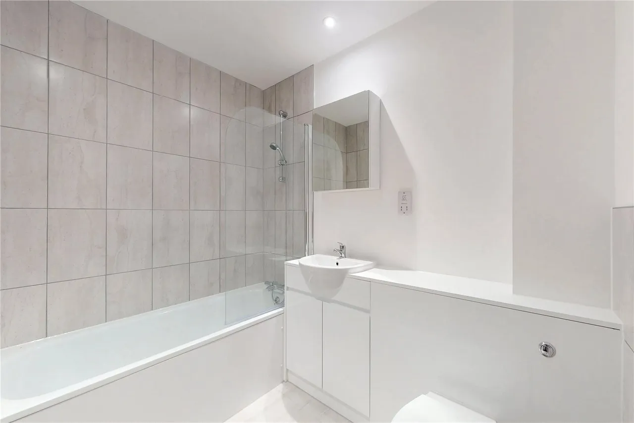 Lyons Way, Slough, SL2, photo 6
