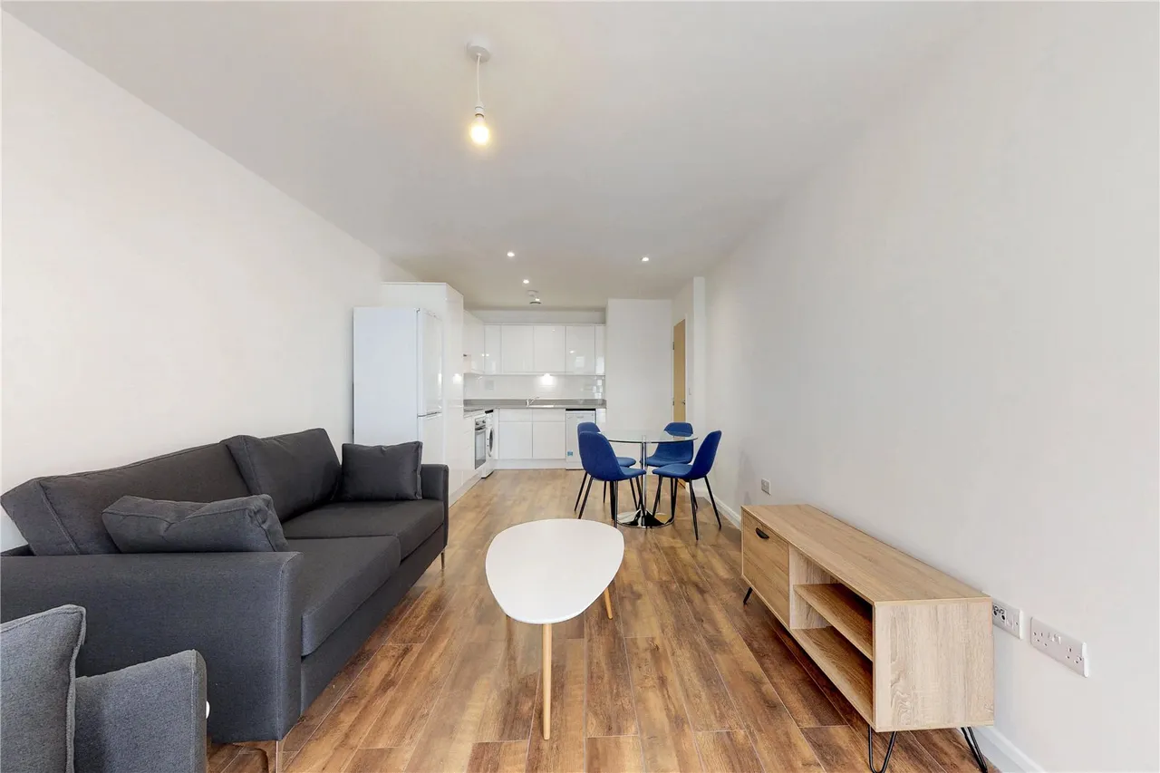 1 bed flat to rent, Lyons Way, Slough, SL2