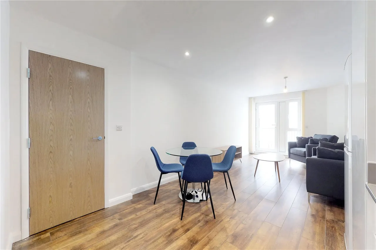 Lyons Way, Slough, SL2, photo 4