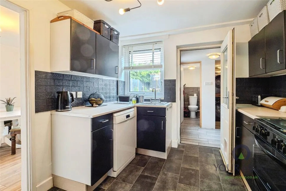 Whitteney Drive North, Leicester, Leicestershire, LE2, photo 11