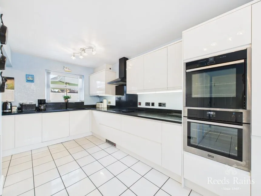 Willowdale Close, Bridlington, East Yorkshire, YO16, photo 4