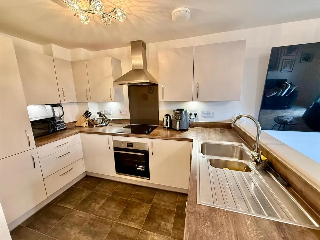 Treacle Avenue, Macclesfield, SK11, photo 4