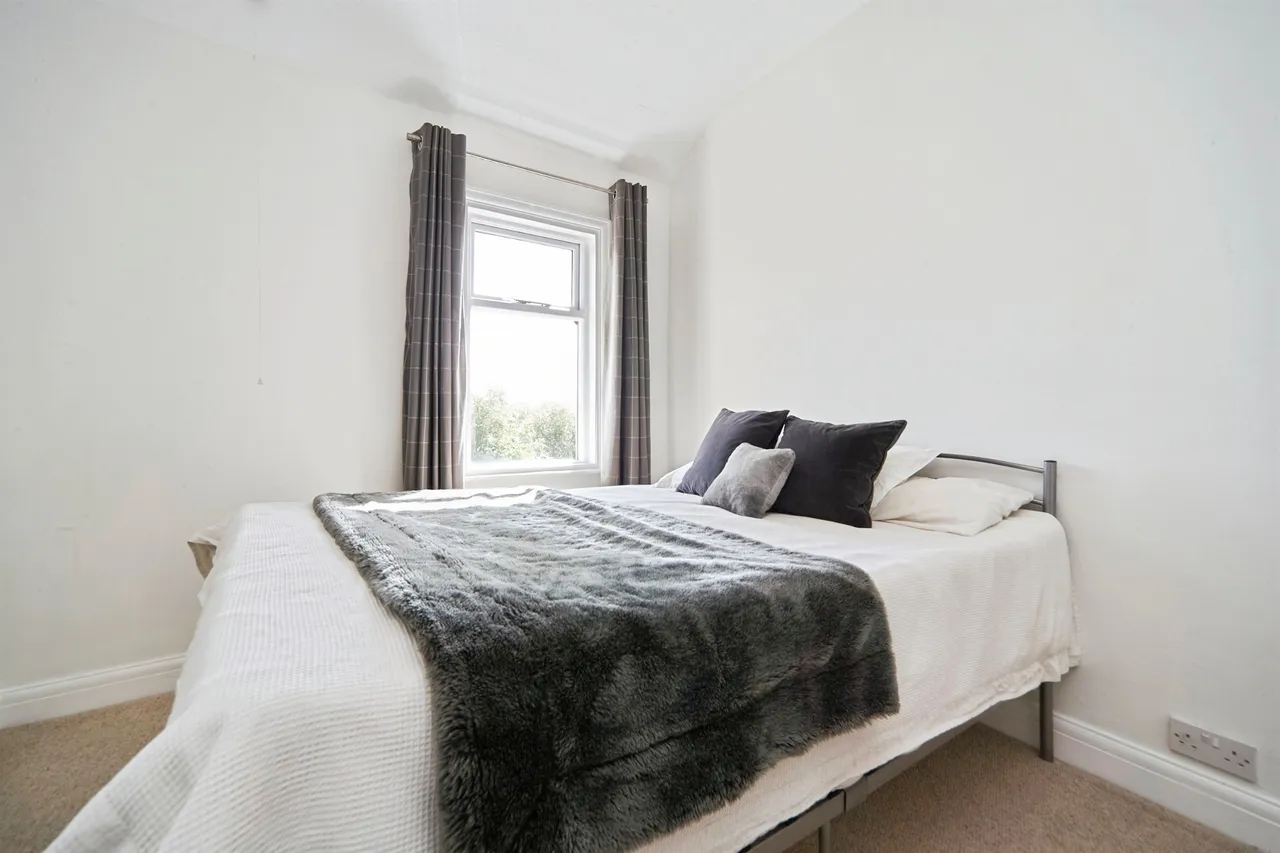 Rufford Drive, Yeadon, LS19, photo 11