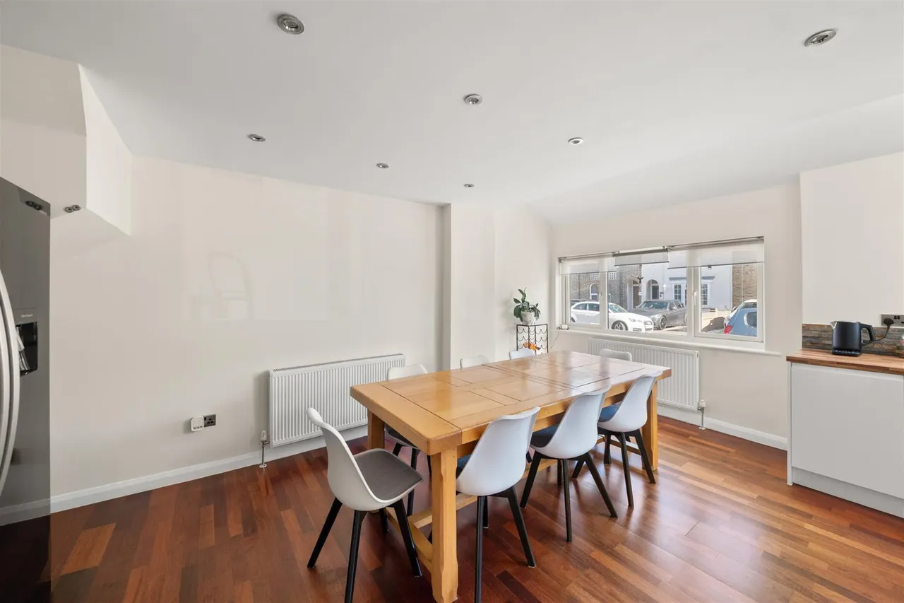 Charles Street, Hillingdon, photo 14