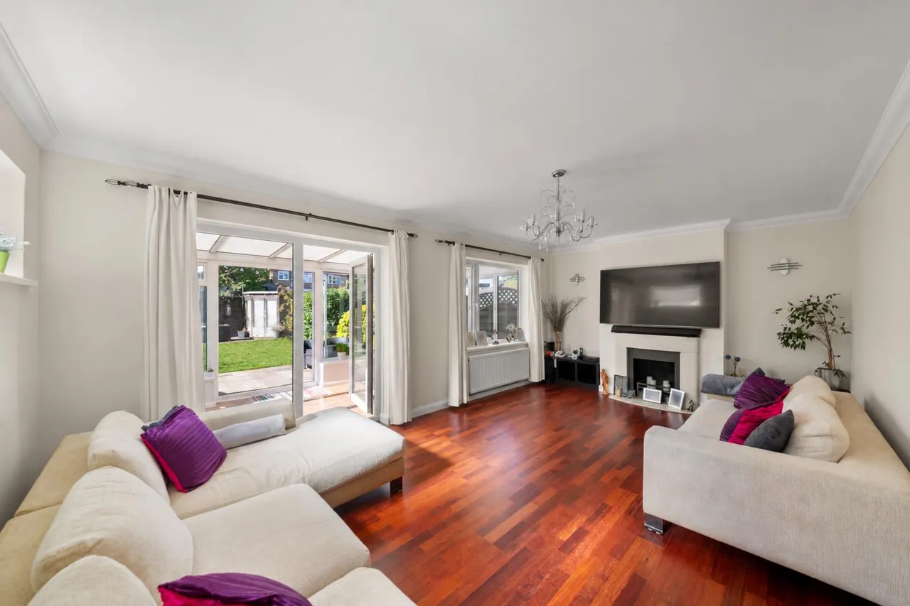 Charles Street, Hillingdon, photo 4