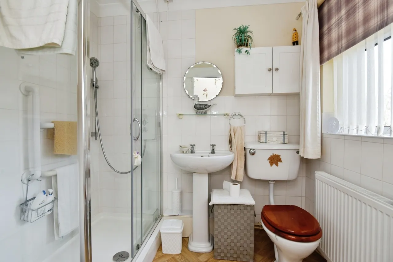 Carlton Avenue, Newcastle, ST5, photo 11