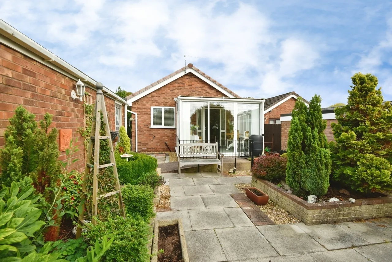 Carlton Avenue, Newcastle, ST5, photo 14