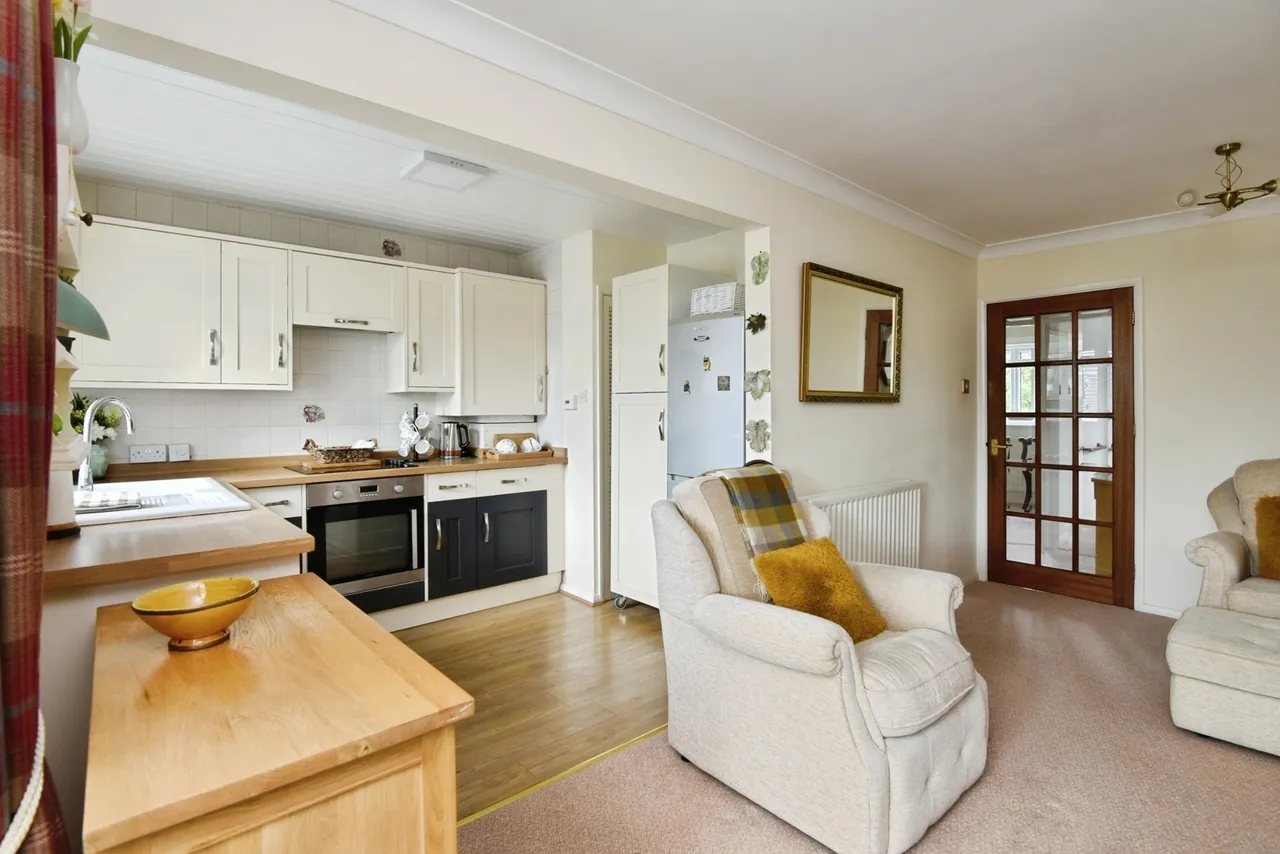 Carlton Avenue, Newcastle, ST5, photo 2