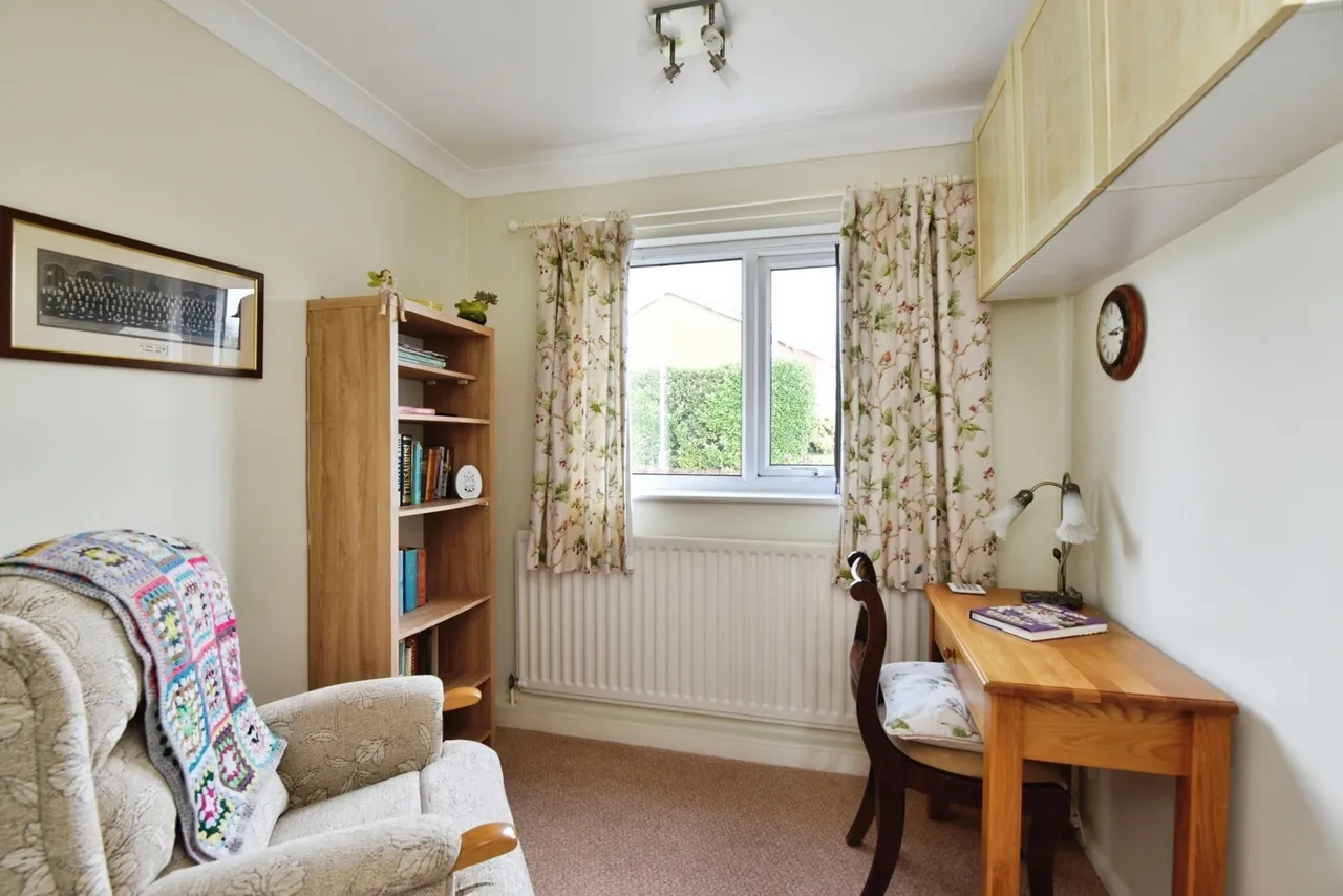 Carlton Avenue, Newcastle, ST5, photo 9