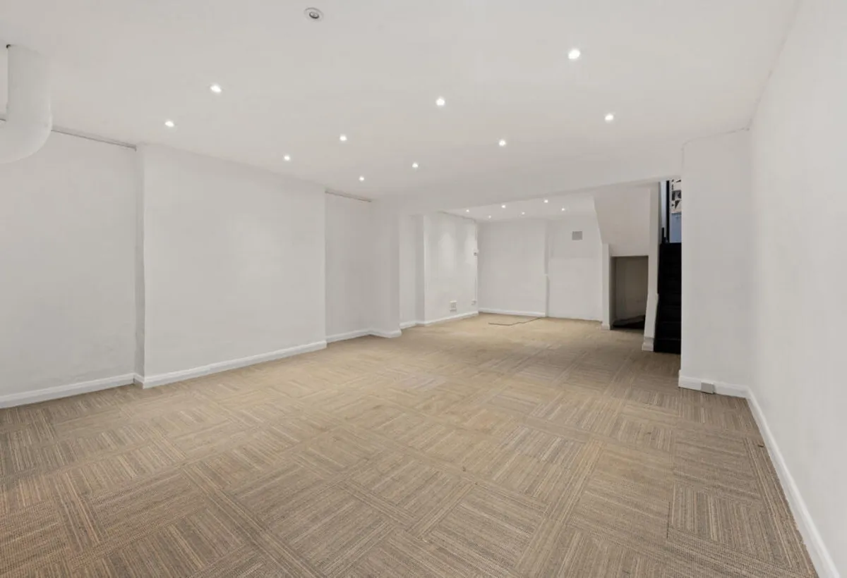 London, NW8, photo 3