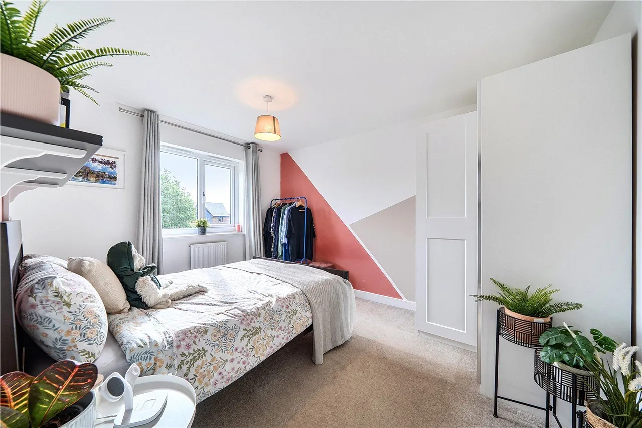 Weave Close, East Hollinsfield, M24, photo 21