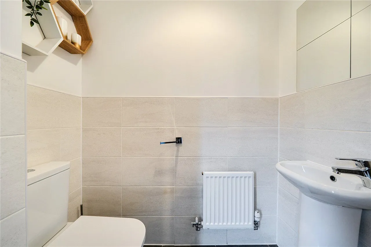 Weave Close, East Hollinsfield, M24, photo 12