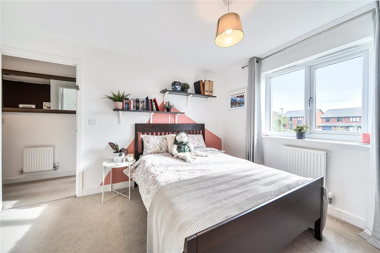 Weave Close, East Hollinsfield, M24, photo 22