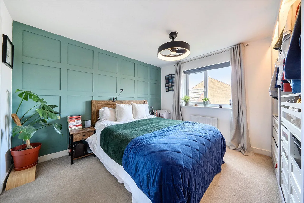 Weave Close, East Hollinsfield, M24, photo 15