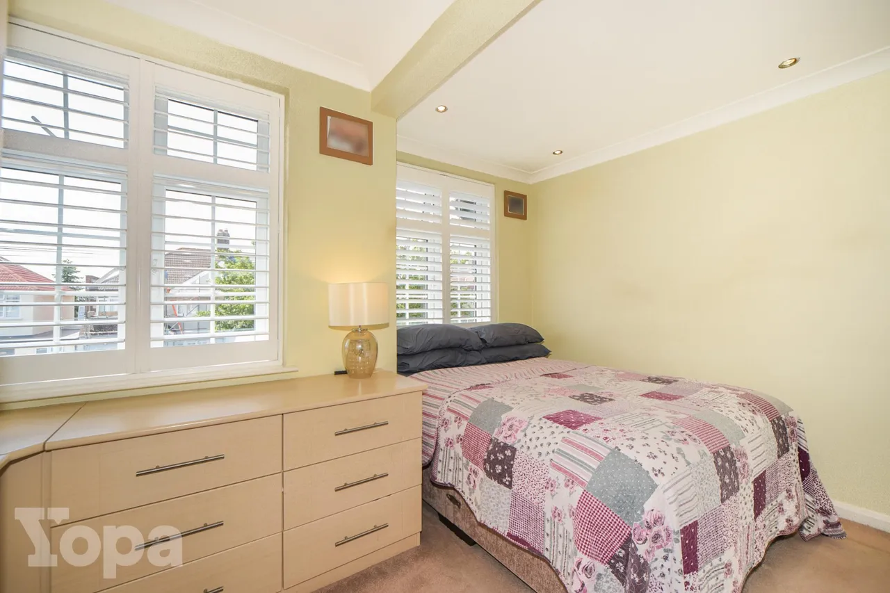 Yorkland Avenue, Welling, DA16, photo 12