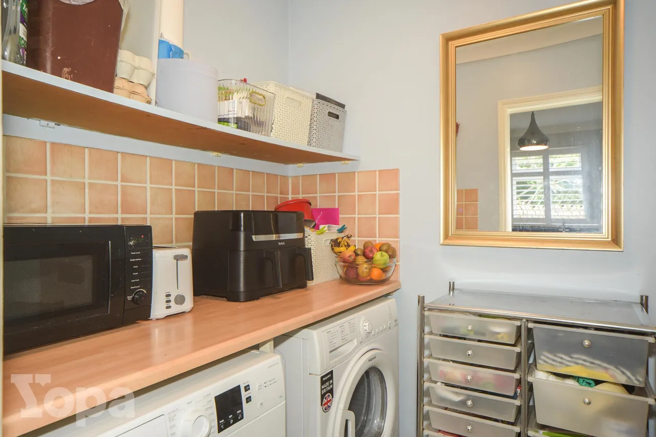 Yorkland Avenue, Welling, DA16, photo 7