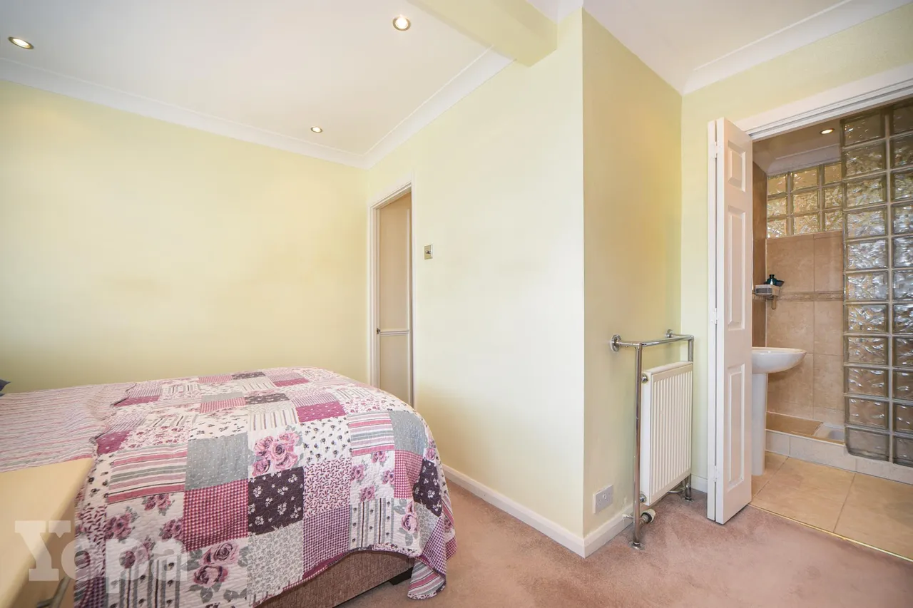 Yorkland Avenue, Welling, DA16, photo 13