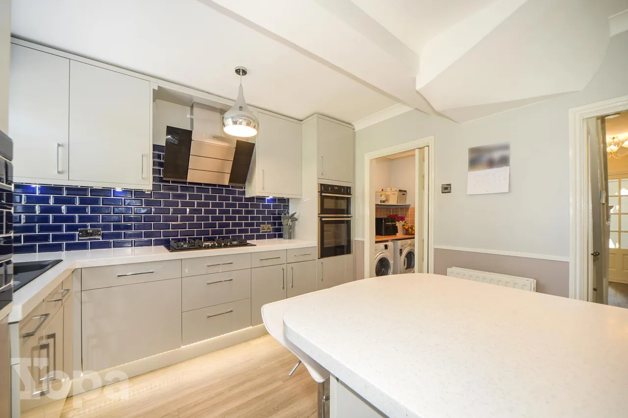 Yorkland Avenue, Welling, DA16, photo 6