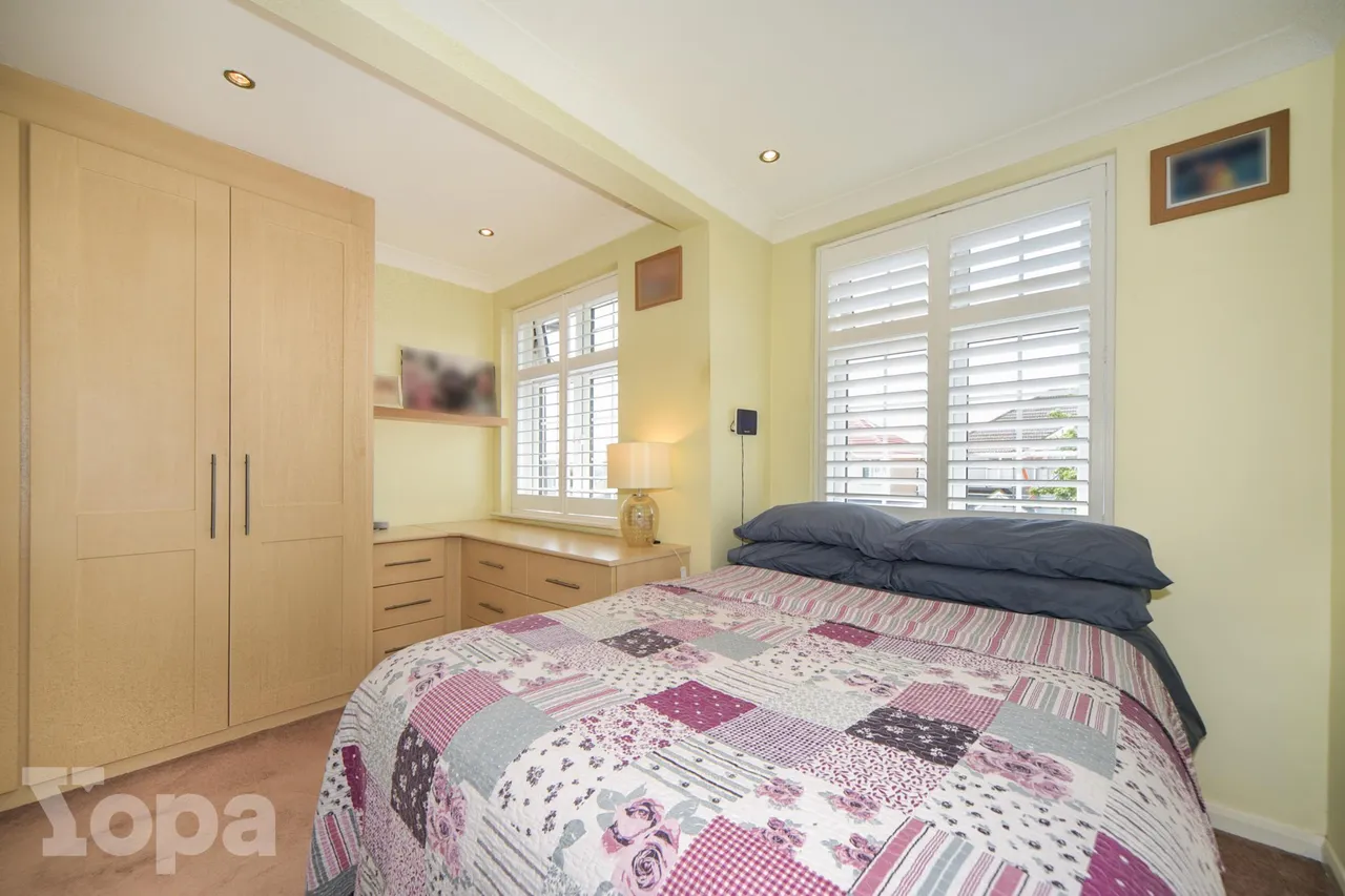 Yorkland Avenue, Welling, DA16, photo 11