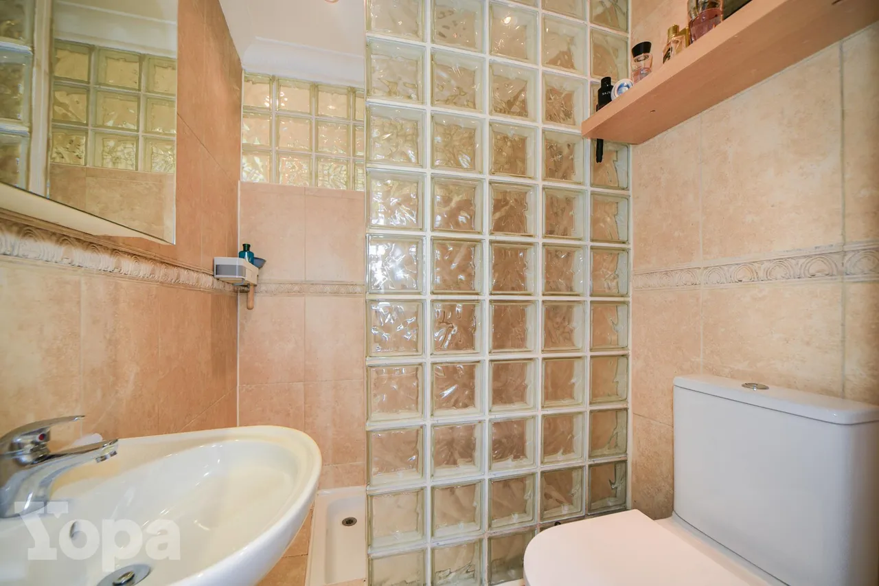 Yorkland Avenue, Welling, DA16, photo 14