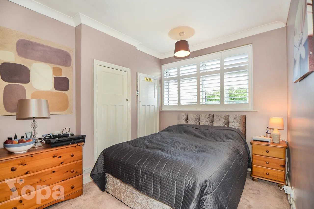 Yorkland Avenue, Welling, DA16, photo 16