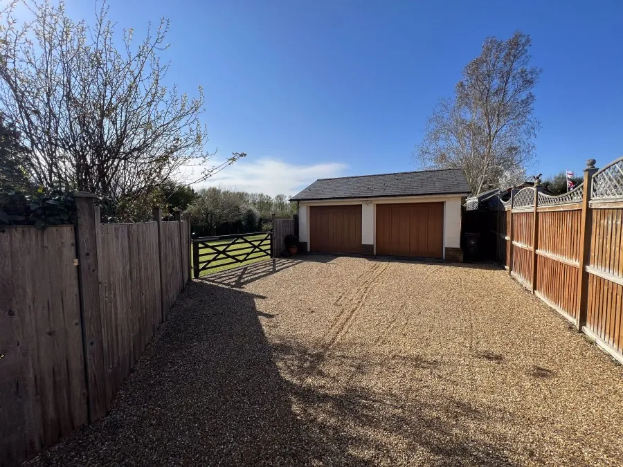 Bungalow Under Offer with 3 bedrooms in Hatfield Broad Oak, CM22, photo 10