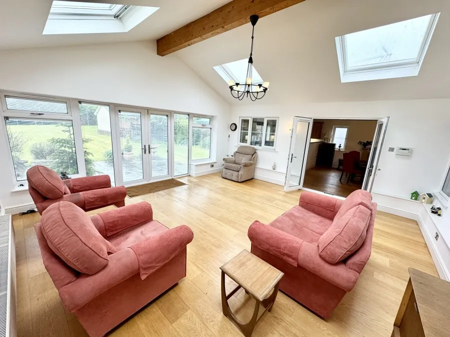 Bungalow Under Offer with 3 bedrooms in Hatfield Broad Oak, CM22, photo 2
