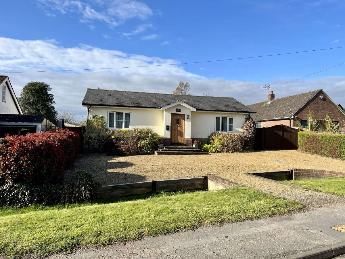 3 bed house for sale, Bungalow Under Offer with 3 bedrooms in Hatfield Broad Oak, CM22