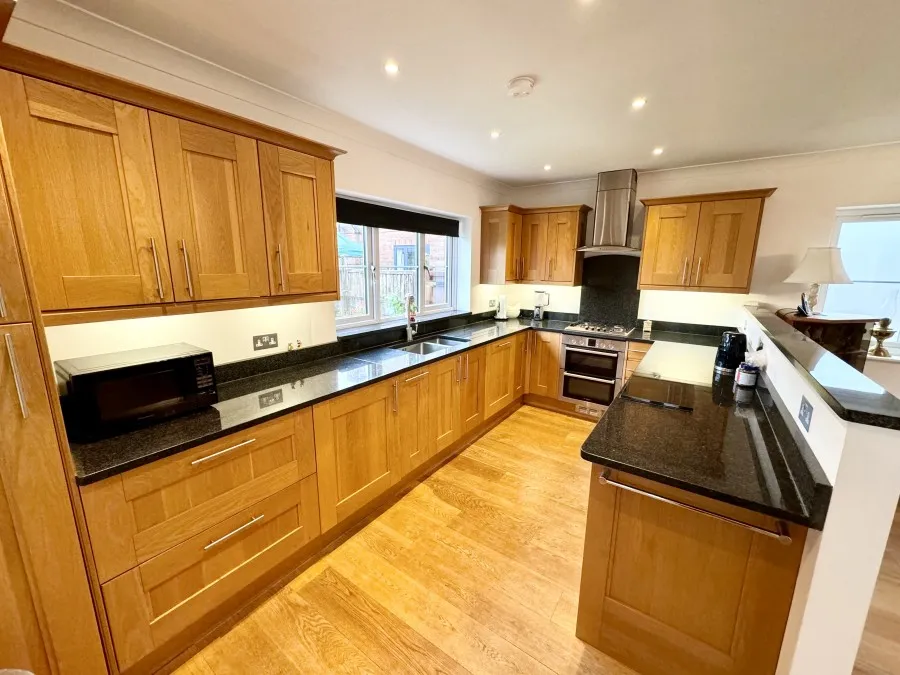 Bungalow Under Offer with 3 bedrooms in Hatfield Broad Oak, CM22, photo 18