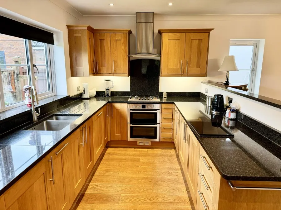 Bungalow Under Offer with 3 bedrooms in Hatfield Broad Oak, CM22, photo 5
