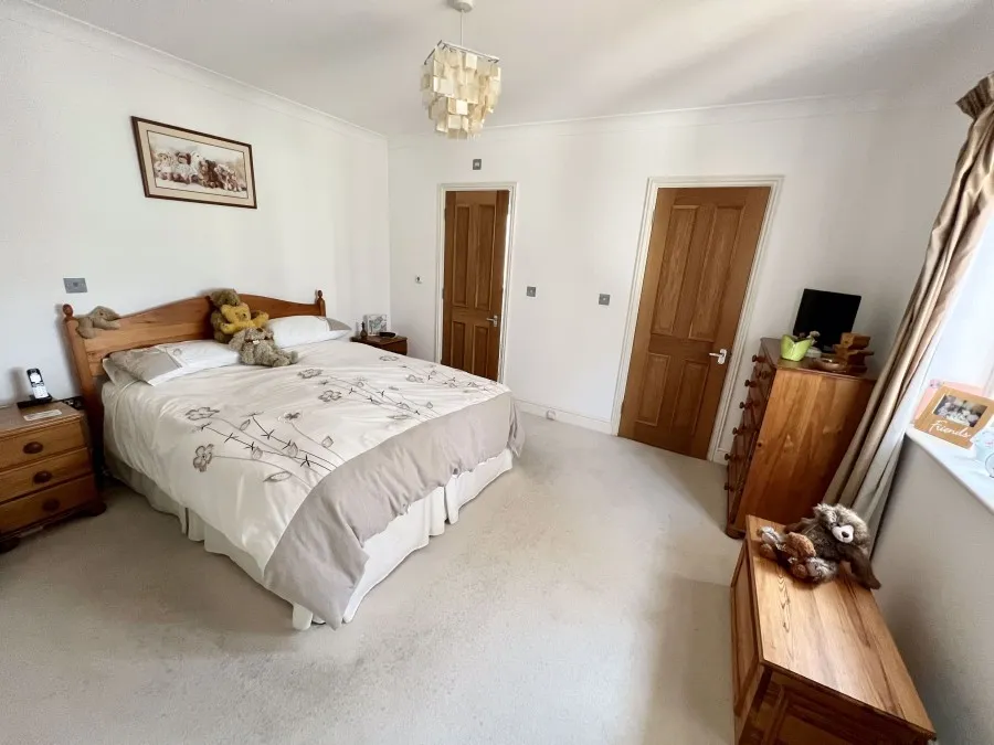 Bungalow Under Offer with 3 bedrooms in Hatfield Broad Oak, CM22, photo 7
