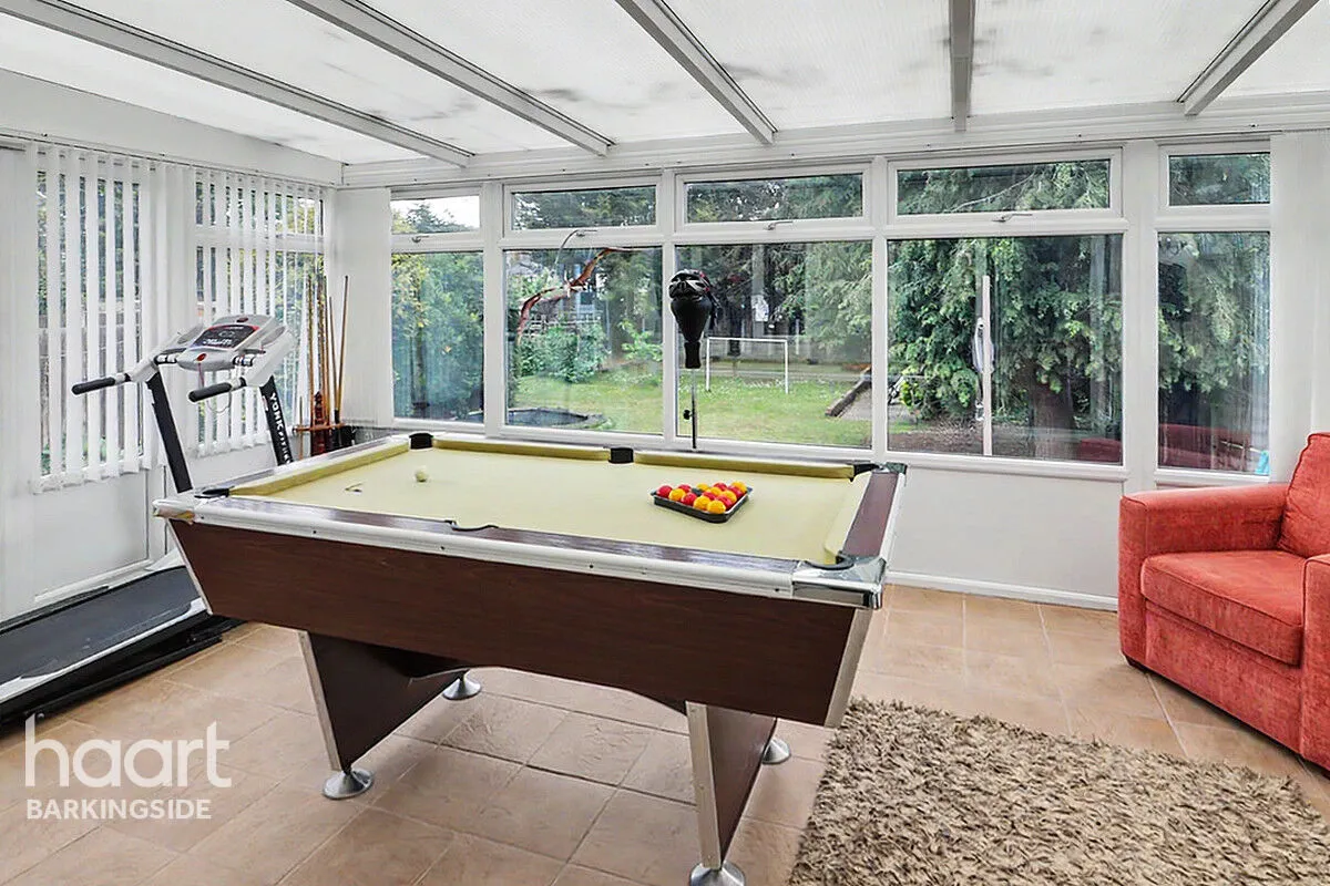 Bawdsey Avenue, Newbury Park, IG2, photo 6
