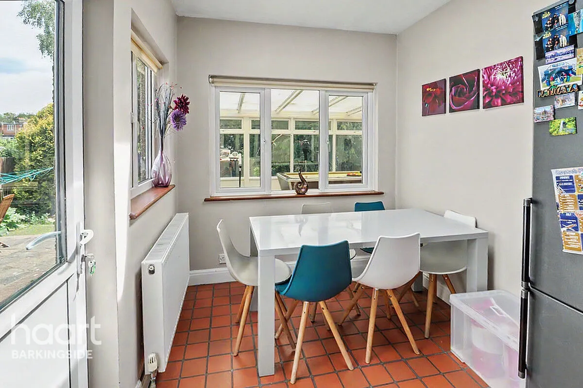 Bawdsey Avenue, Newbury Park, IG2, photo 12