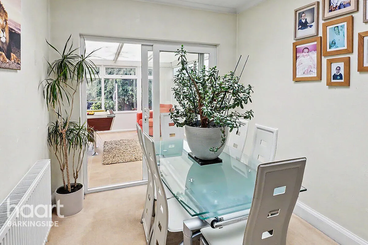 Bawdsey Avenue, Newbury Park, IG2, photo 5