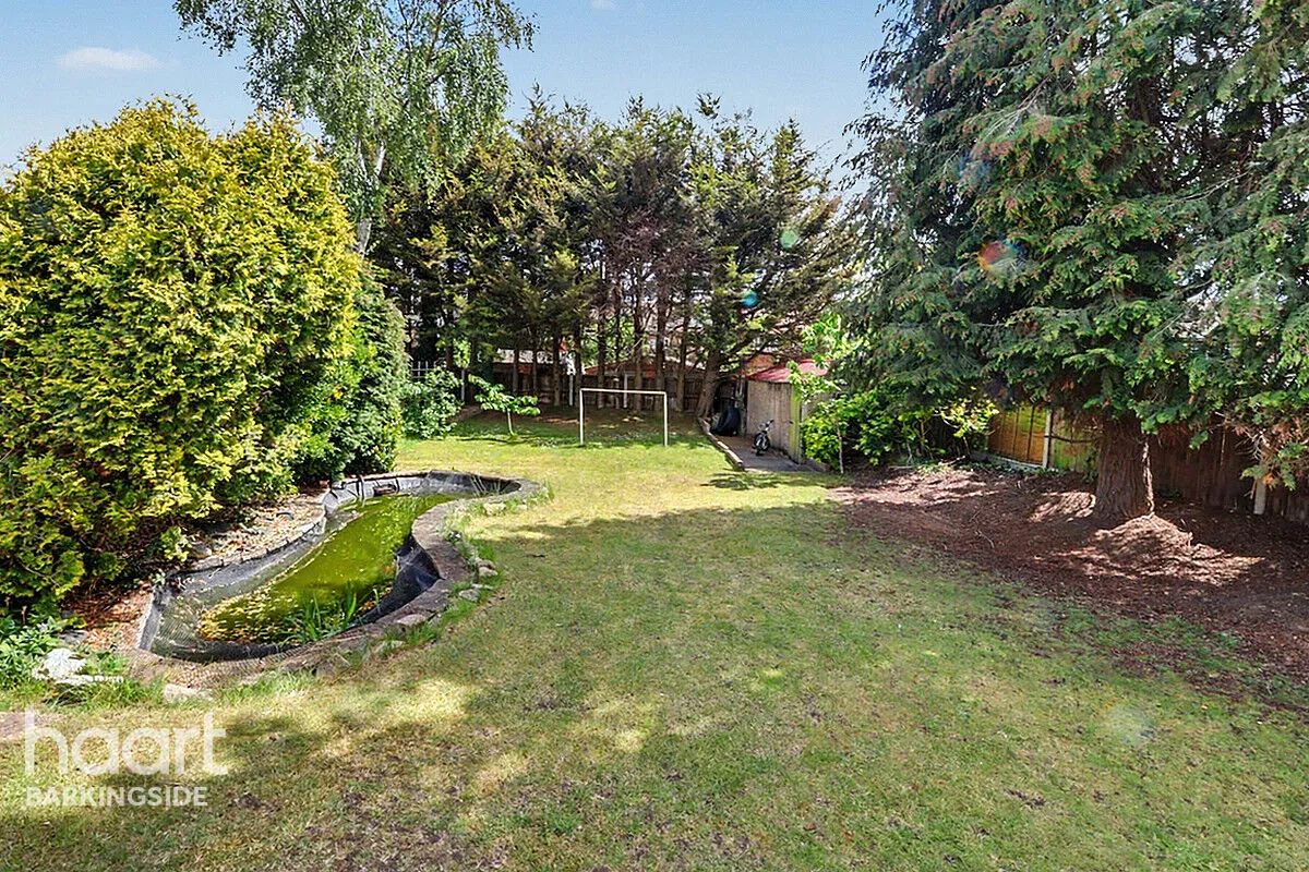 Bawdsey Avenue, Newbury Park, IG2, photo 21