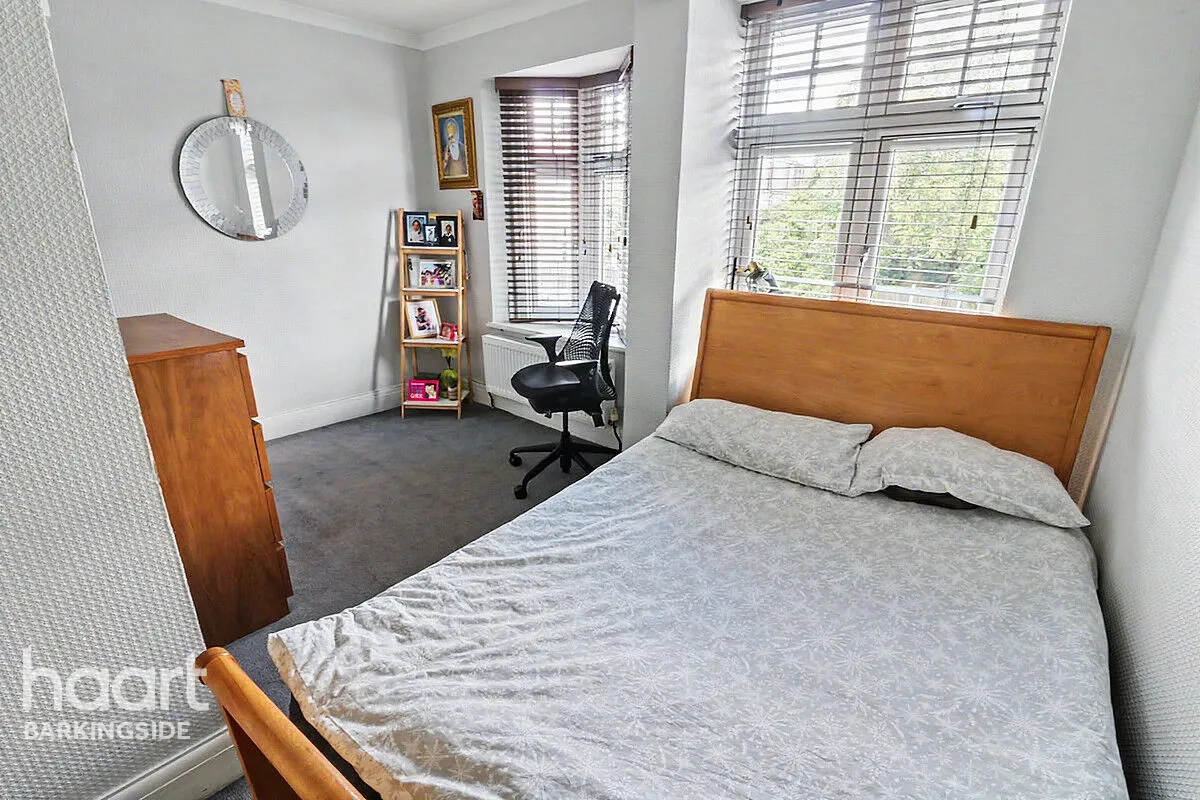 Bawdsey Avenue, Newbury Park, IG2, photo 16