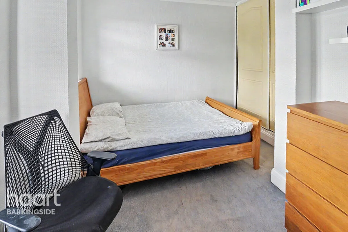 Bawdsey Avenue, Newbury Park, IG2, photo 18