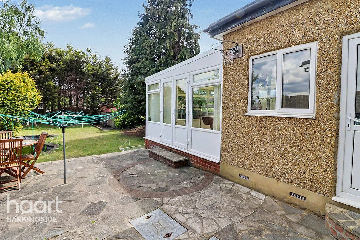 Bawdsey Avenue, Newbury Park, IG2, photo 23