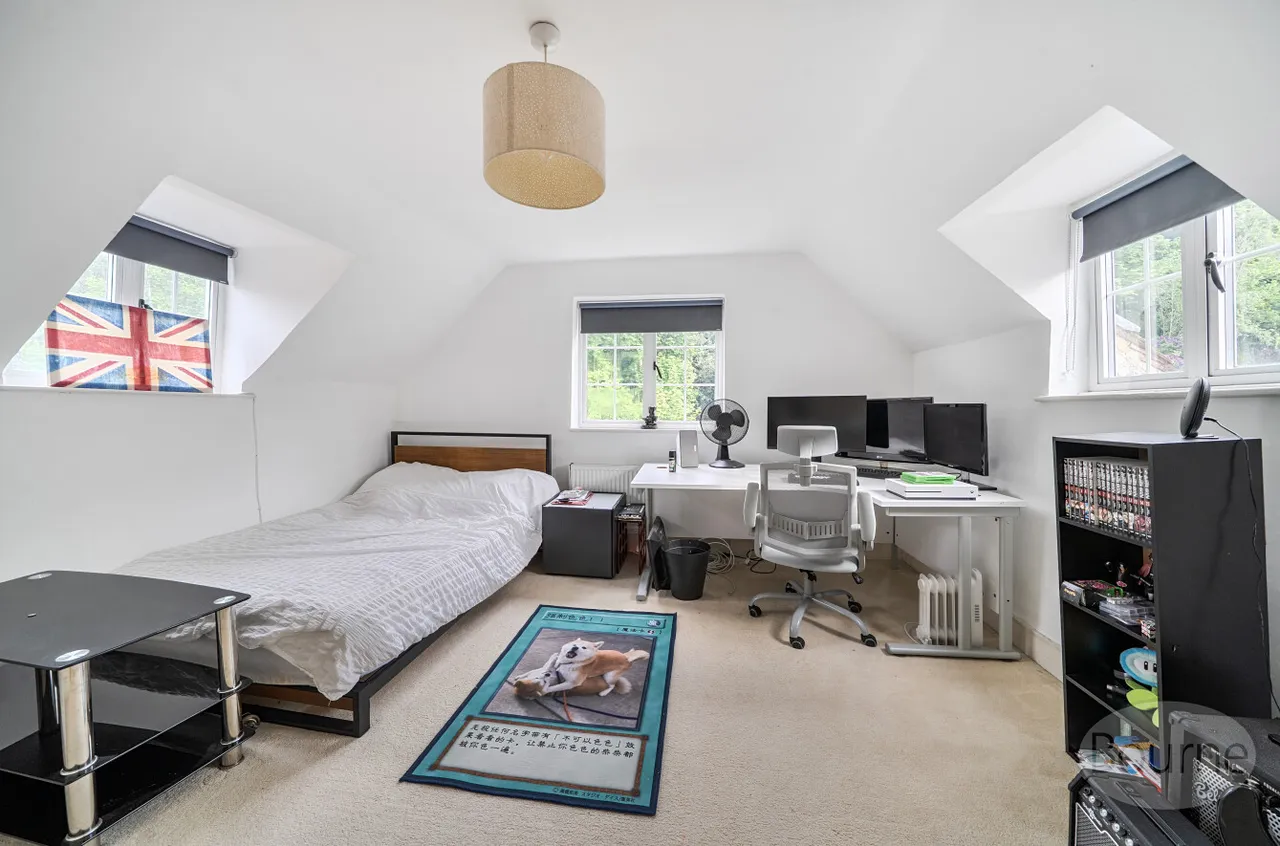 Bridge Square, Farnham, GU9, photo 11