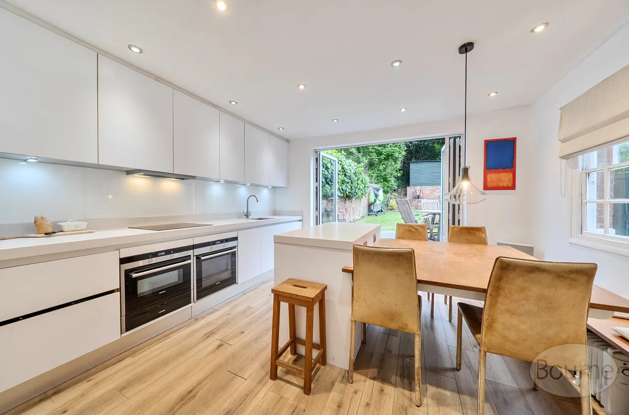 Bridge Square, Farnham, GU9, photo 3